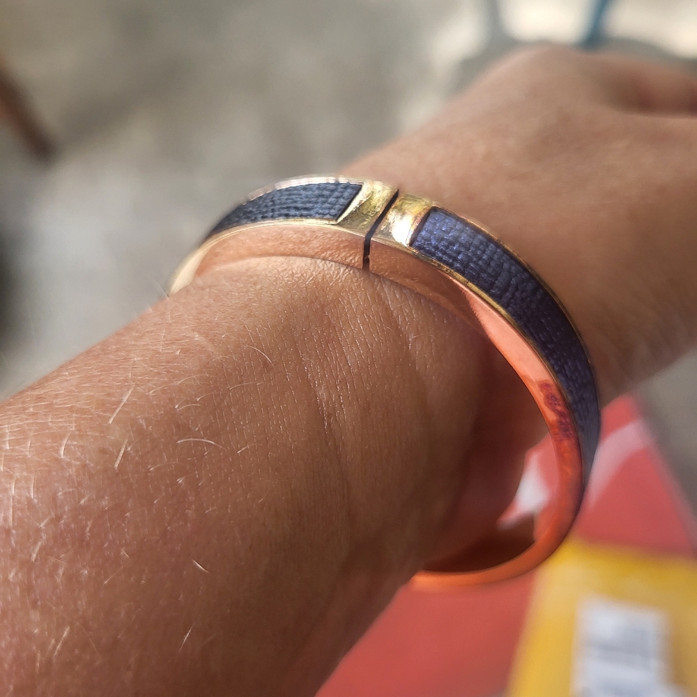 BRAND NEW Purple Black Irredecent Coach Bangle - Picture 4 of 7